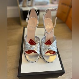 BRAND NEW GUCCI HEELS NEVER WORN